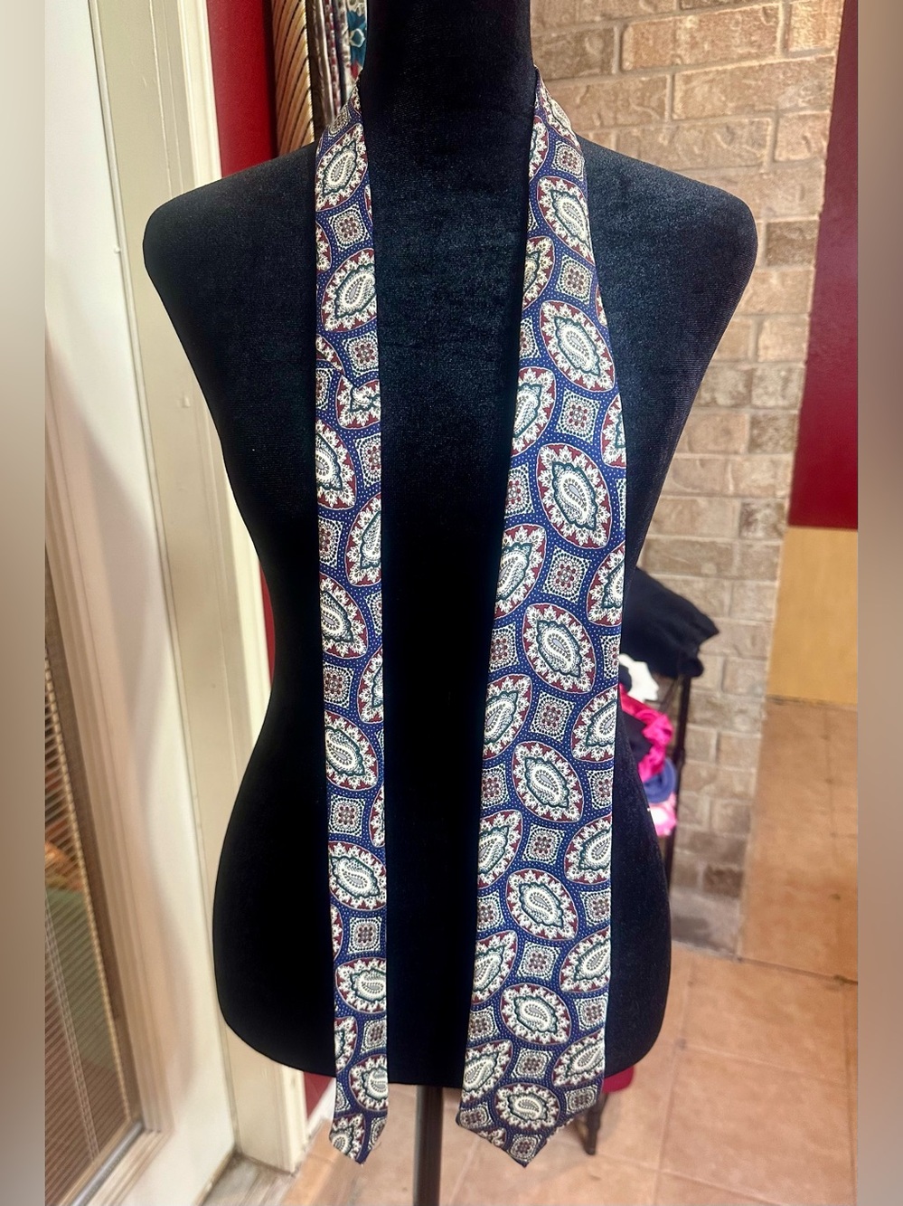 Vtg 90’s Oscar de la Renta Couture Paisley Medallion Silk Necktie Blue Burgundy - Picture 2 of 8